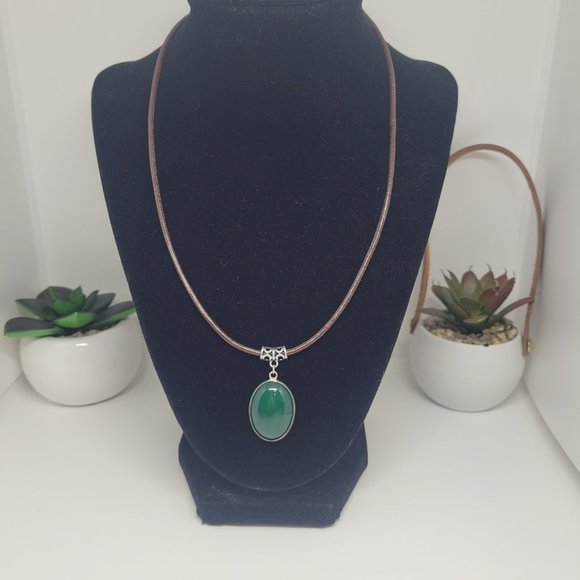 15" Distressed Leather Necklace with Emerald Green Pendant and toggle clasp - Picture 1 of 7